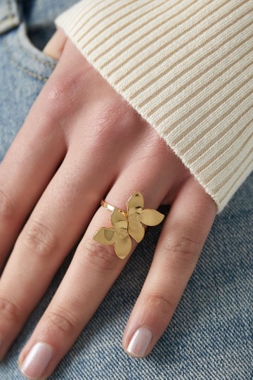 Bloemen ring   stainless steel   verkleurd niet