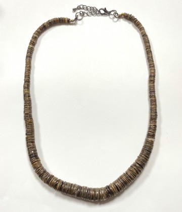 Bruine ketting platte kraaltjes