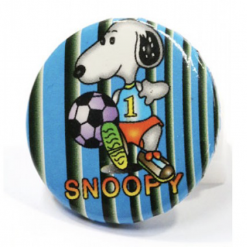 Button met voetballend hondje