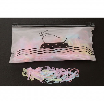 Etui met 500 kleine haarelastiekjes