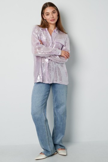 Glitter blouse op model