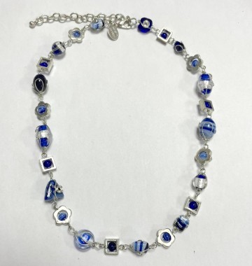 Ketting blauwe kralen   zilverkleurig