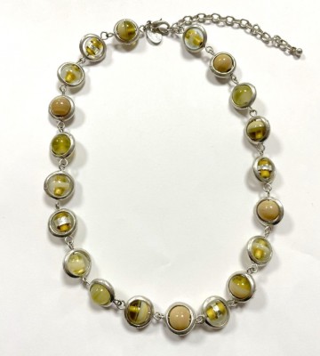 Ketting met beige hangertjes   38  5 centimeter