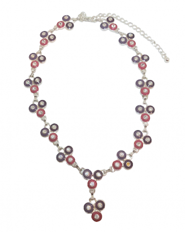 Ketting met gekleurde hangertjes