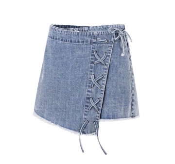 Voorkant mini rokje met strikjes